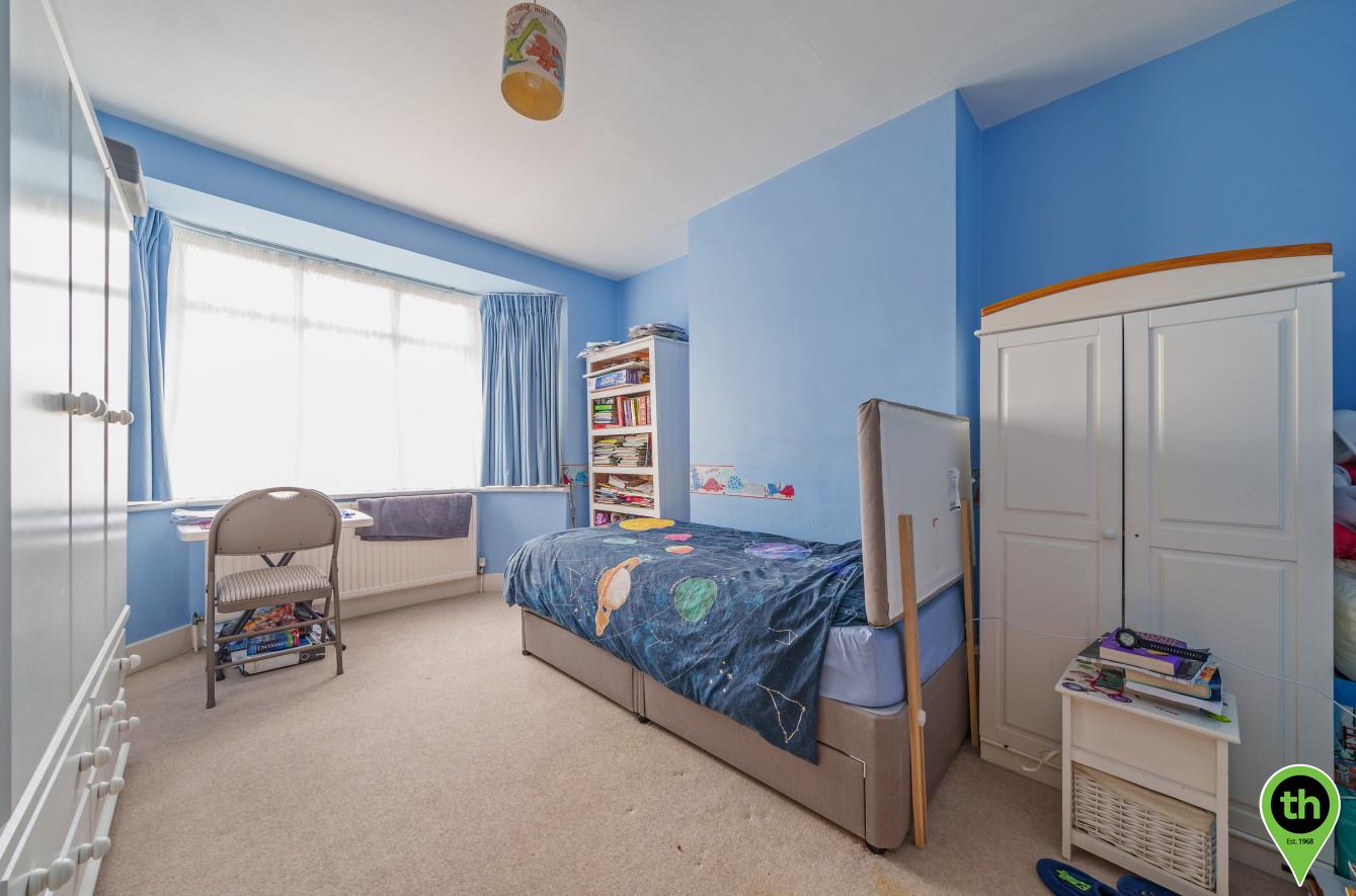 Broadfields Avenue, Edgware Taylor Hawkins